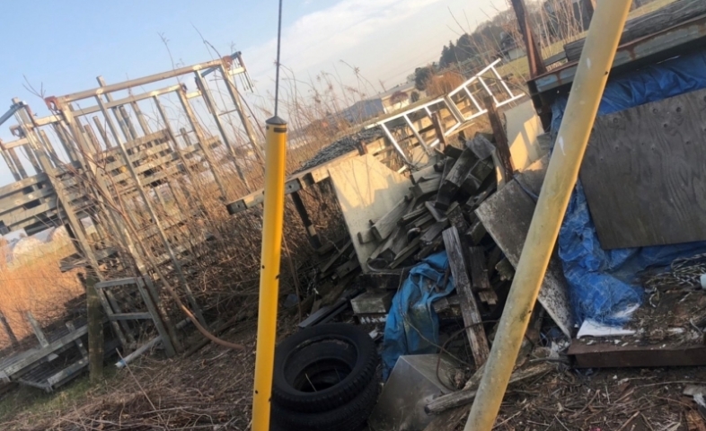 使わなくなった農業施設と廃棄物